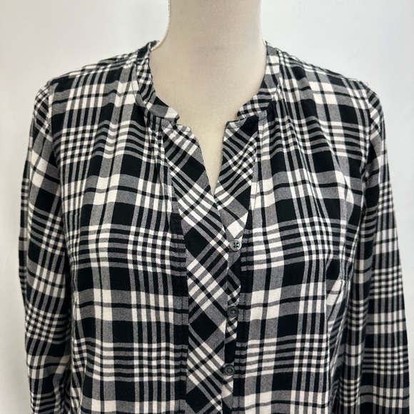 Talbots Black White Plaid Half Button Shirt Size Large Relaxed Cotton Ruffle - Picture 2 of 7